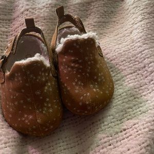 BRAND NEW OSHKOSH B'GOSH UNISEX-CHILD MULAN CLOG